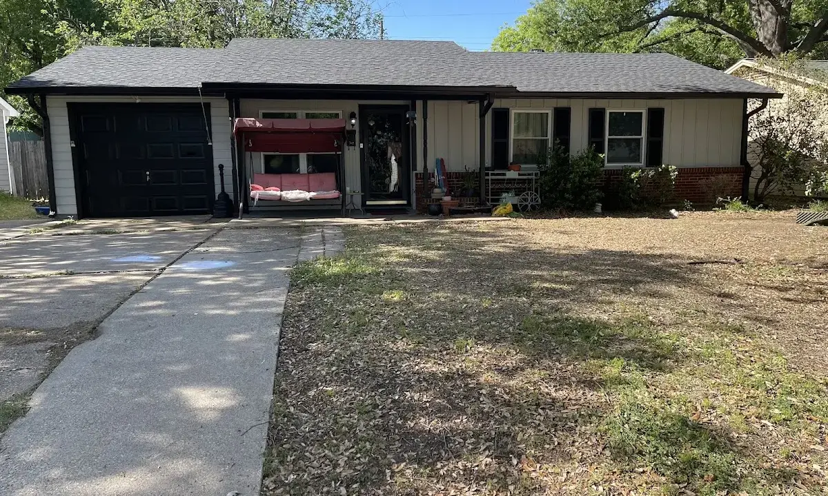 Soffit & Fascia Repair crew at work on a residential roof in Yazoo City
